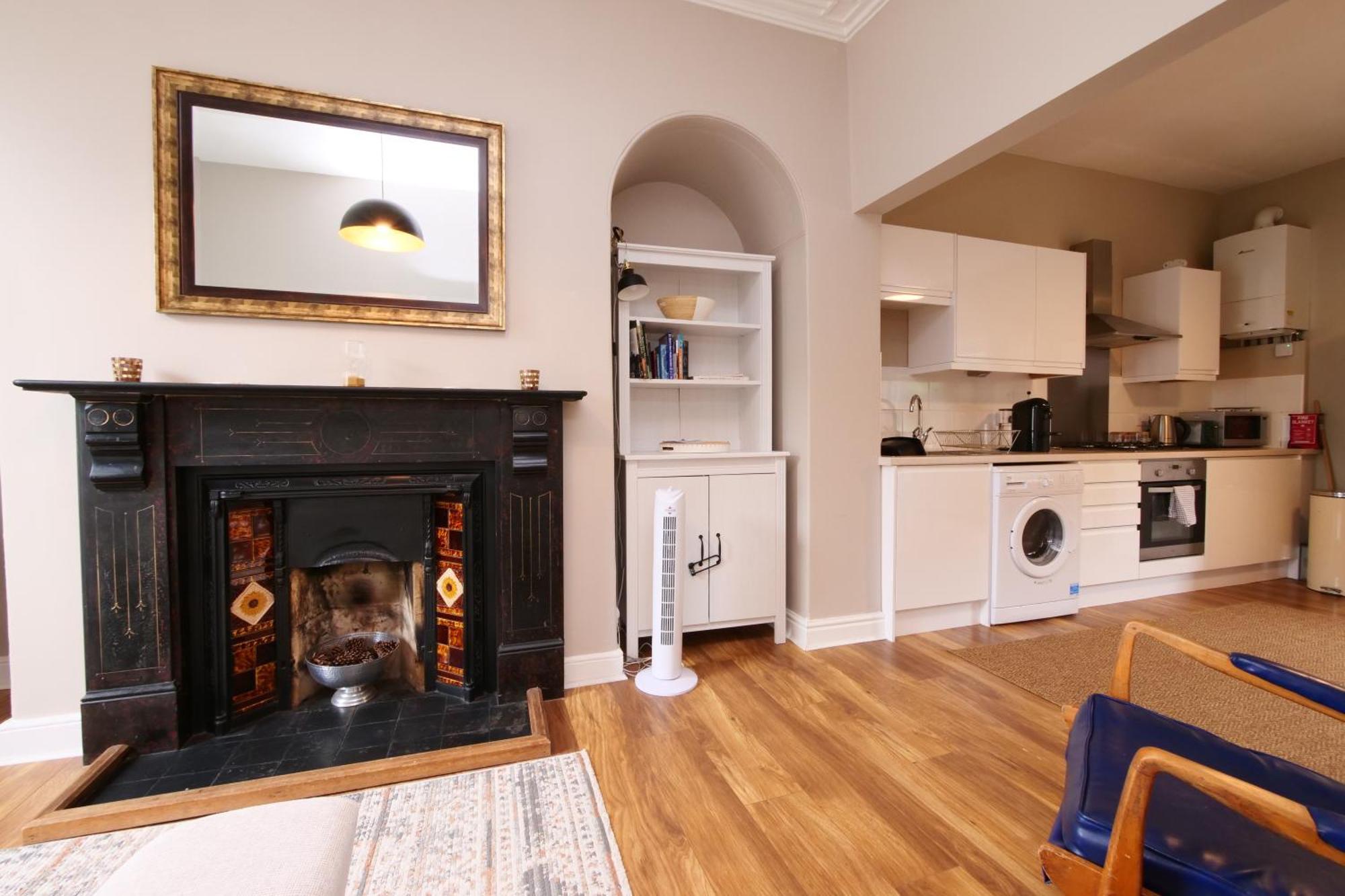 Fifth Quarter Apartment With Free Parking York Eksteriør billede