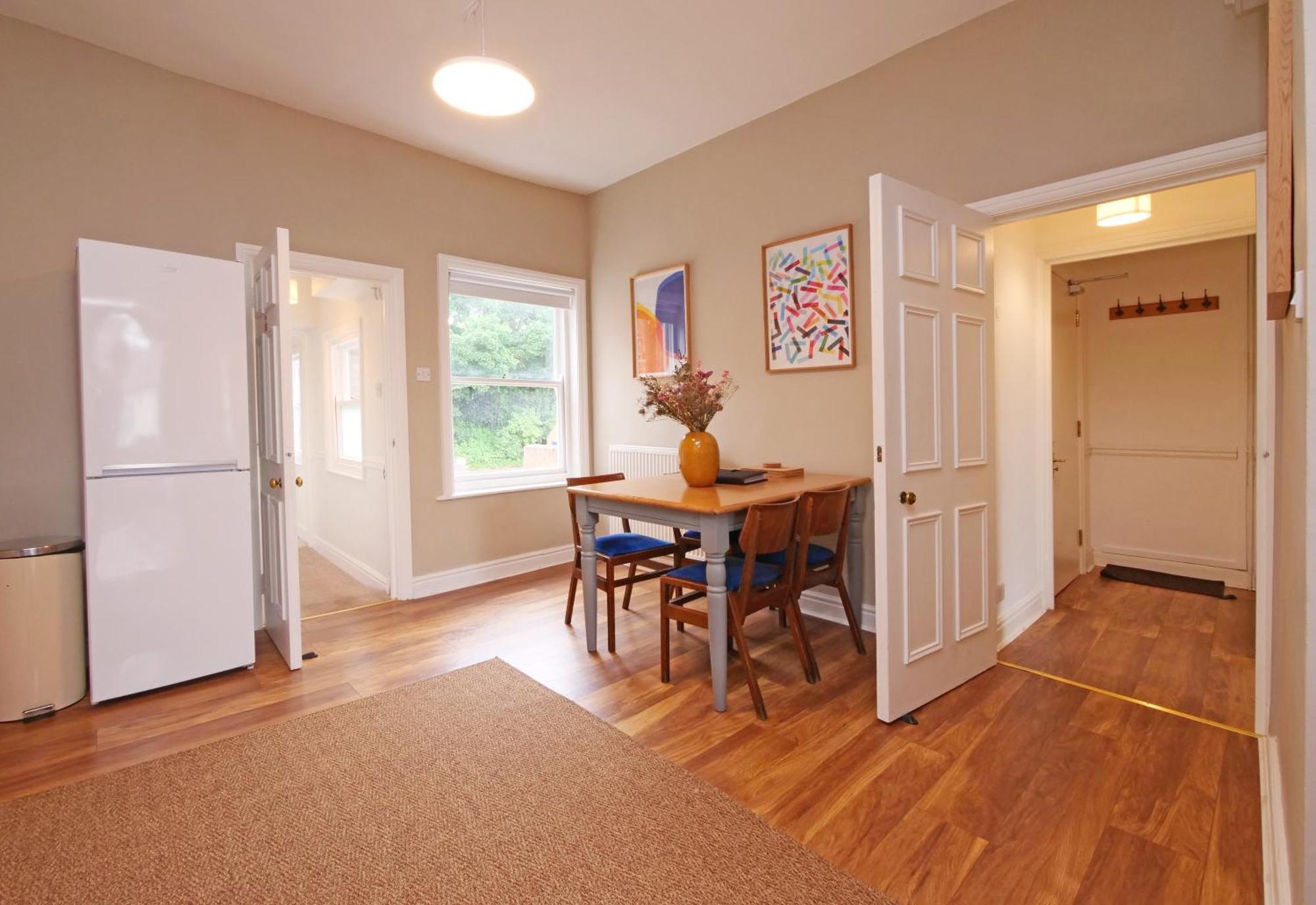 Fifth Quarter Apartment With Free Parking York Eksteriør billede